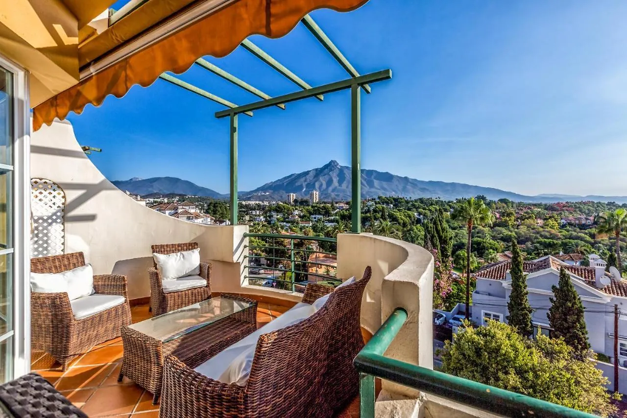 Holiday Apartment In Senorio De Aloha With Sea Views Marbella Spain