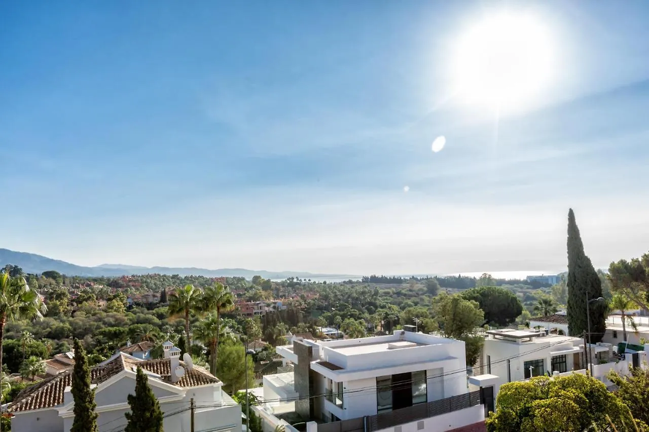 Holiday Apartment In Senorio De Aloha With Sea Views Marbella